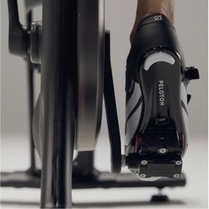 EUC Peloton Size 40 Shoes, equivalent to a 9 Women’s shoe. Delta clips.